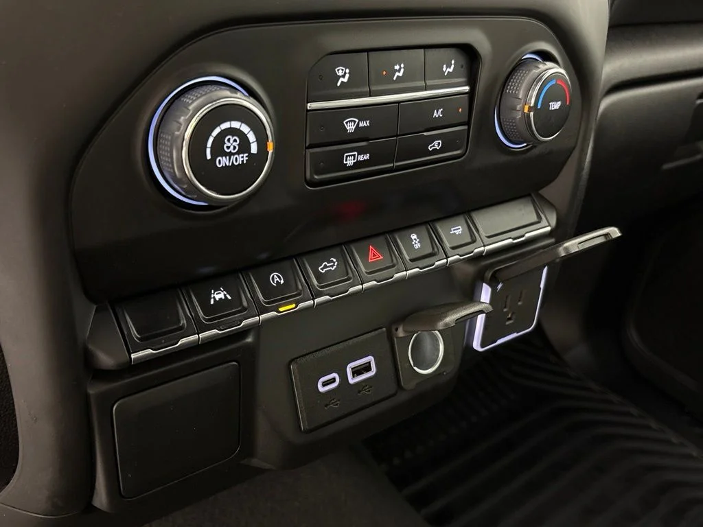 Used 2025 Red Chevrolet Custom image 39