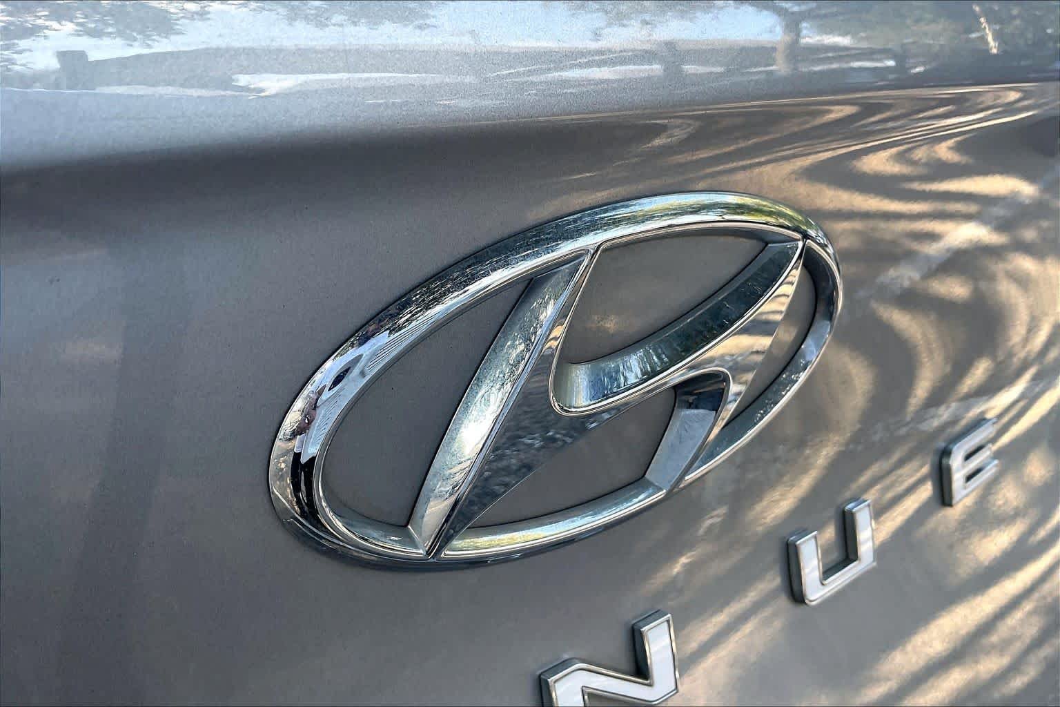 Used 2026 Shimmering Silver Hyundai SEL image 29