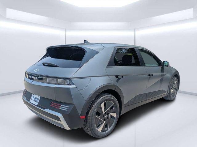 New 2026 Gray Hyundai SEL image 3