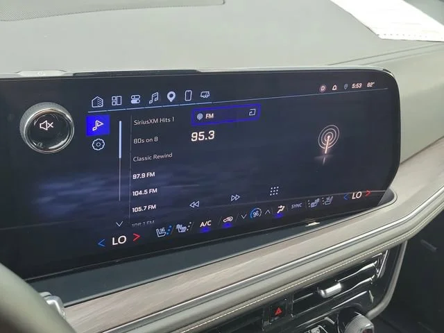 2025 Chevrolet Suburban Premier - Photo 35