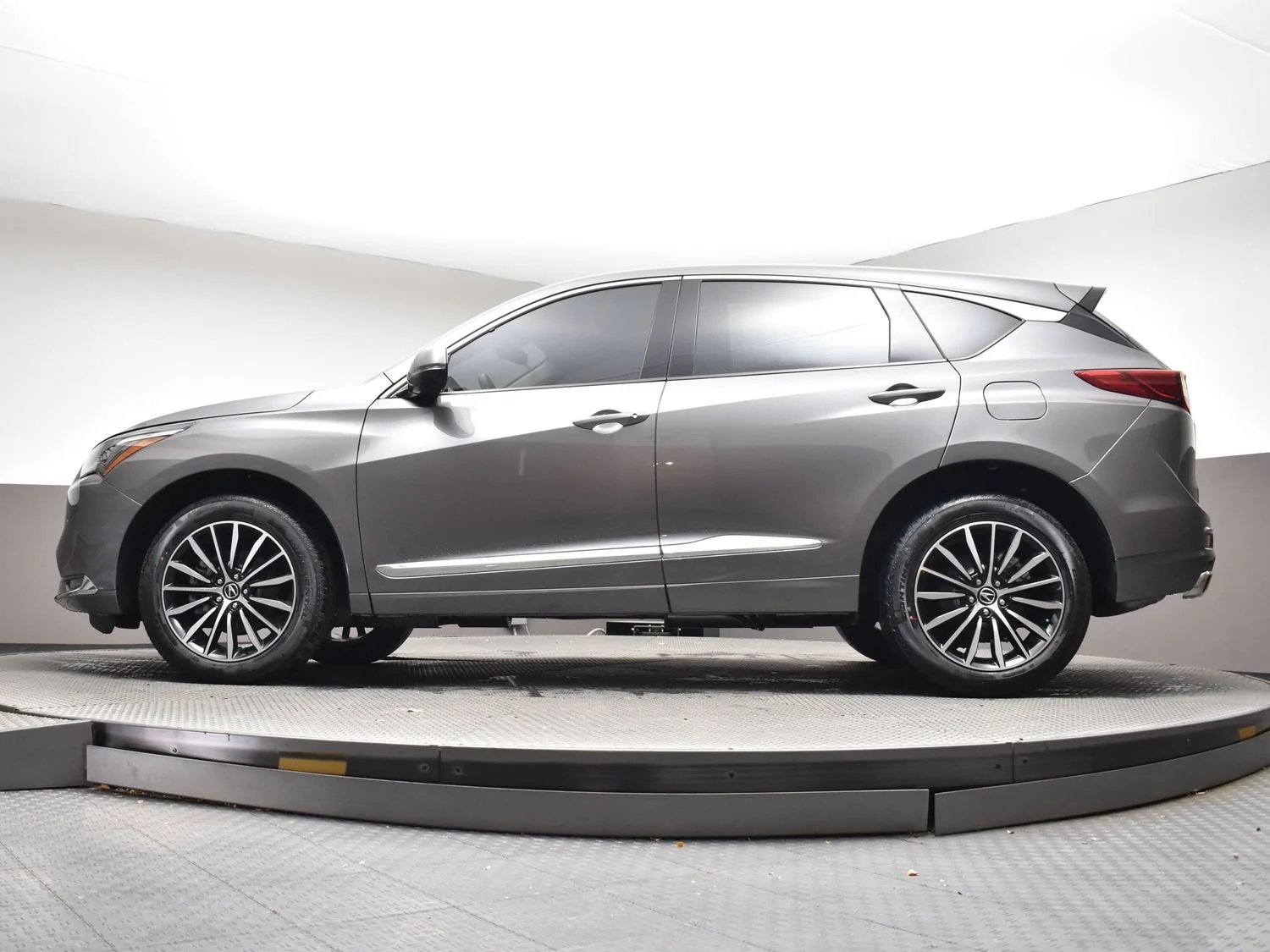 New 2026 Liquid Carbon Metallic Acura w/Advance Package image 44