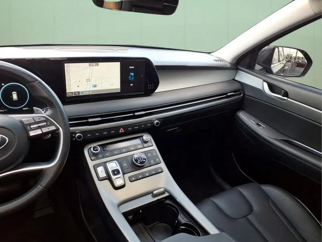 Used 2024 Gray Hyundai SEL image 18