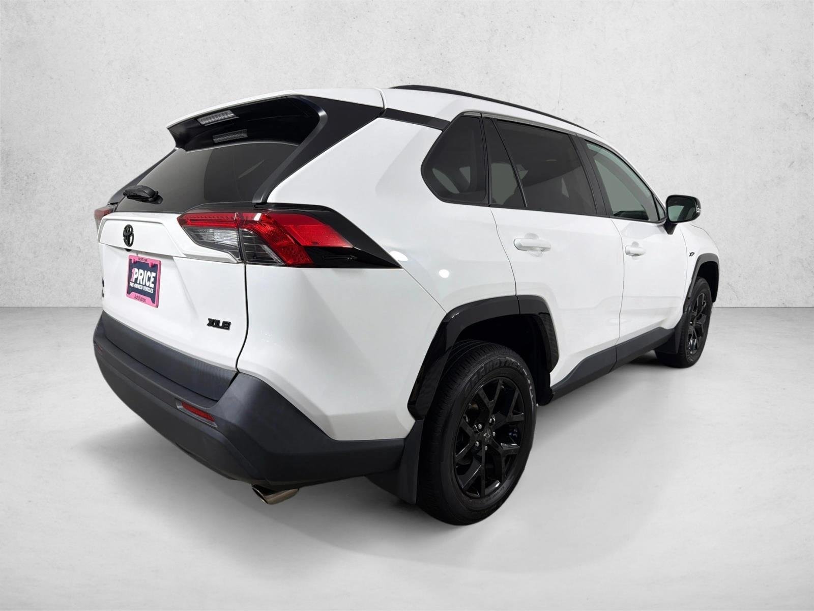 Used 2024 Ice Cap Toyota XLE image 4