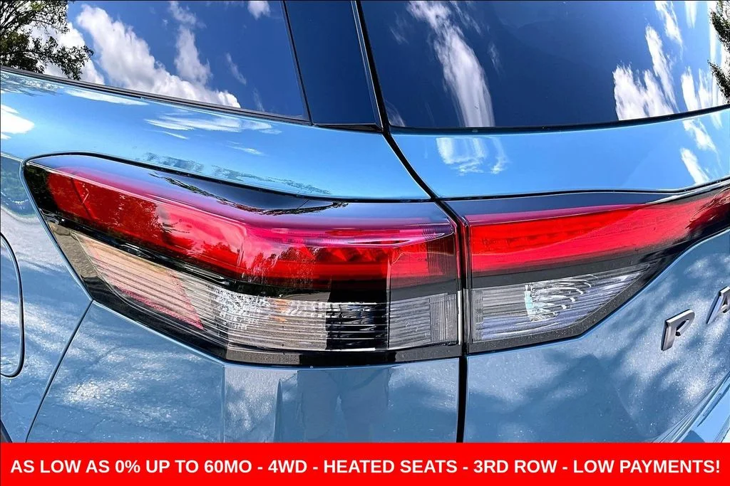 New 2026 Green Nissan SL image 28