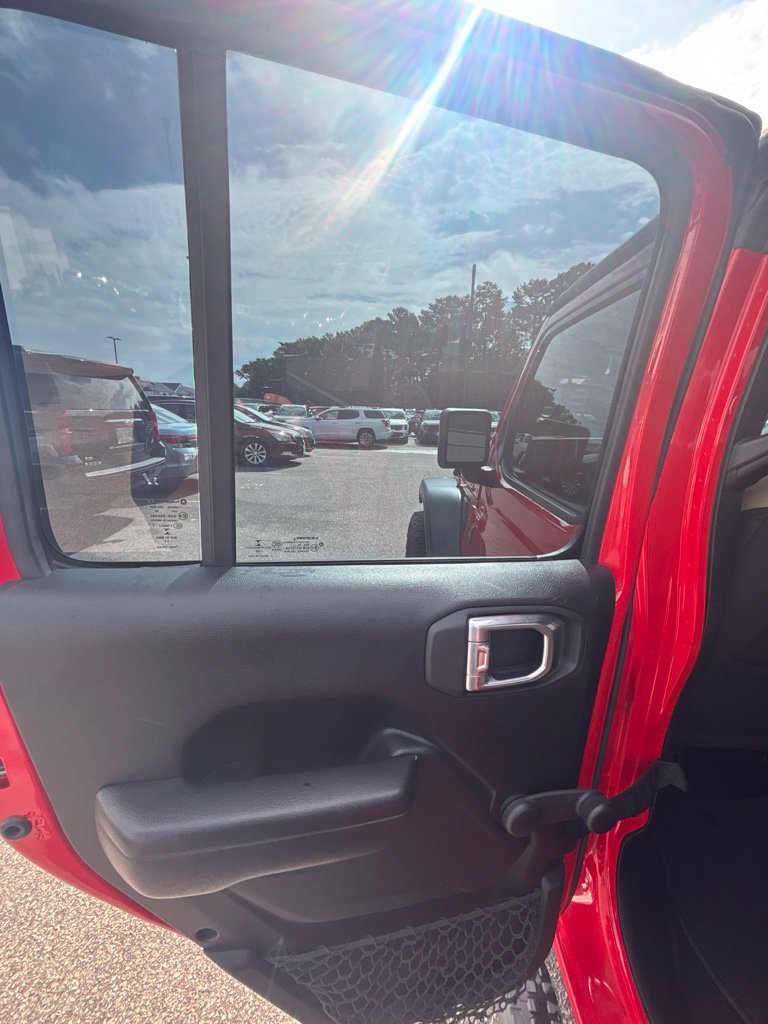 Used 2020 Red Jeep Sport image 16