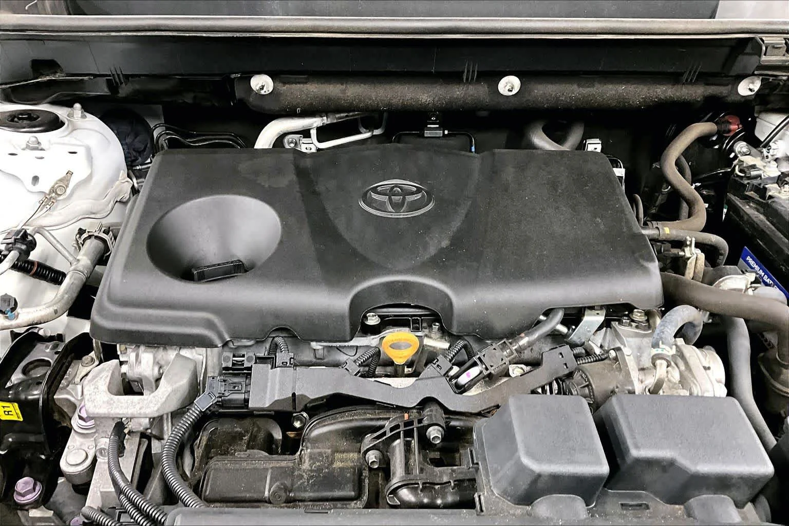 Used 2023 Ice Cap Toyota LE image 32