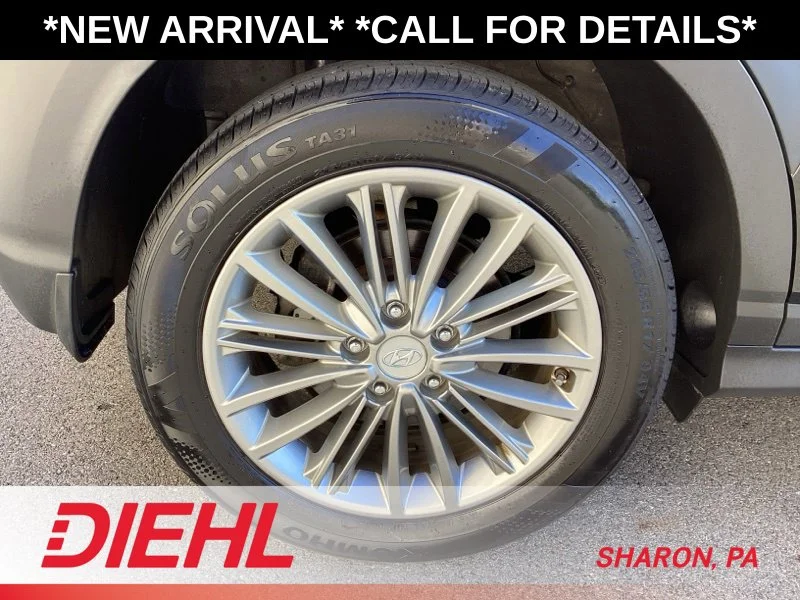 Used 2018 Black Hyundai SEL image 11