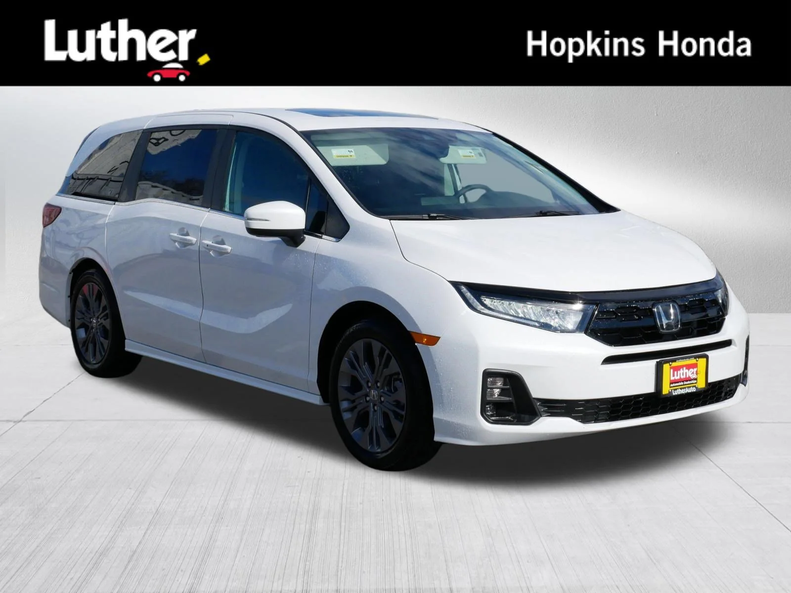 2026 Honda Odyssey Touring's photo