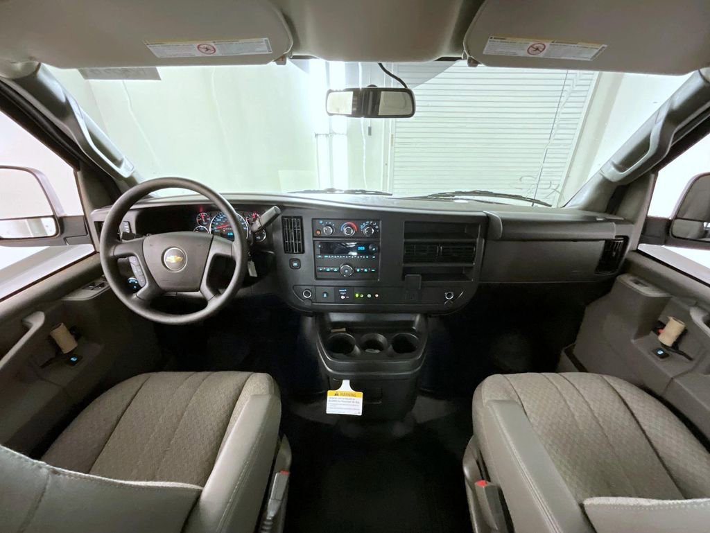 2025 Chevrolet Express Cargo Work Van - Photo 14