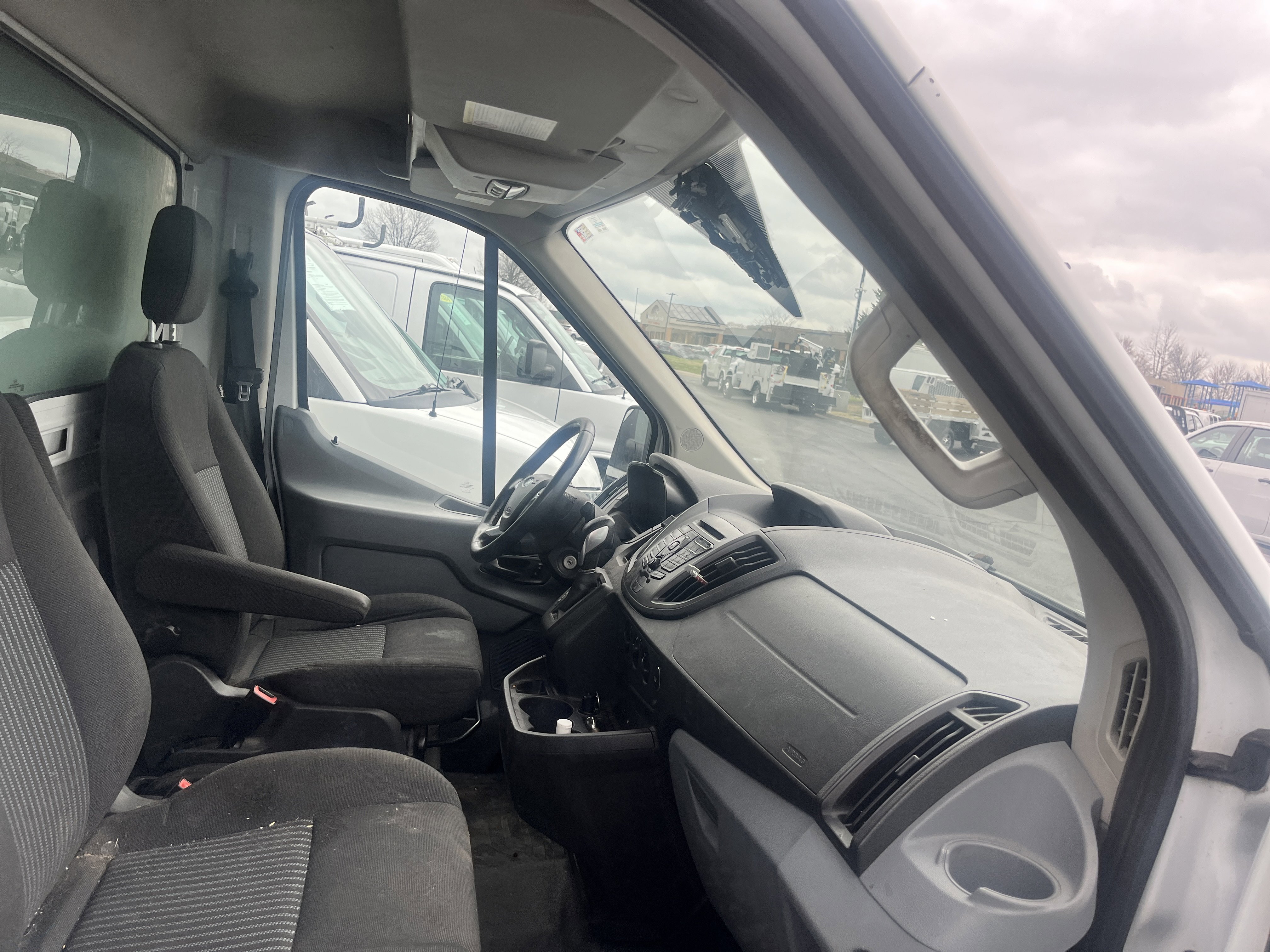 Used 2016  Ford T350HD image 14
