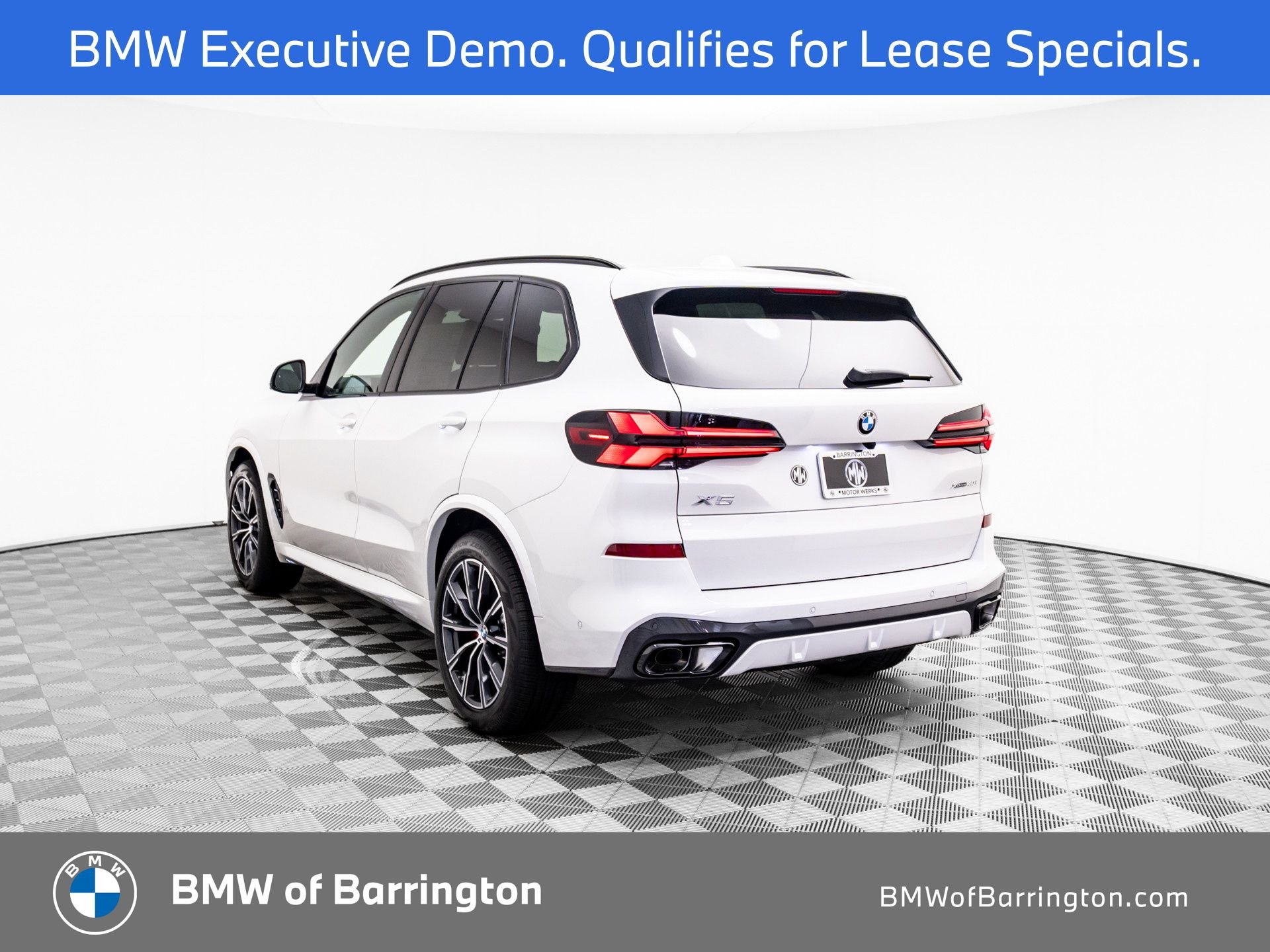 Certified Used 2026 Mineral White Metallic BMW xDrive40i image 3