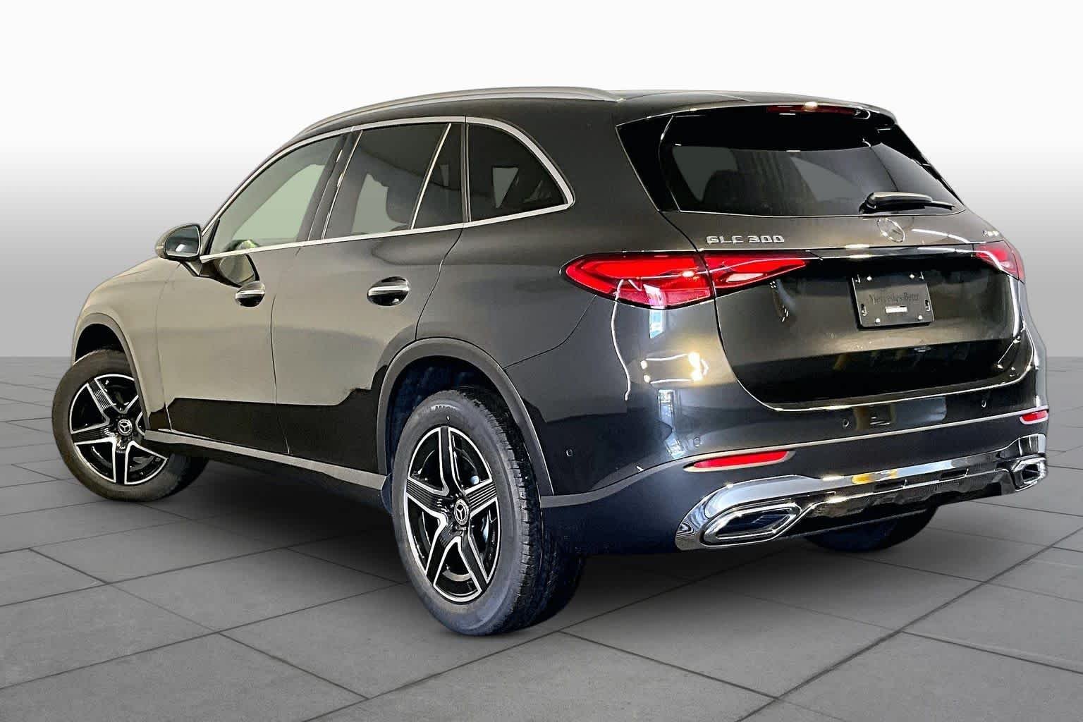 New 2027 Graphite Grey Metallic Mercedes-Benz GLC 300 image 3