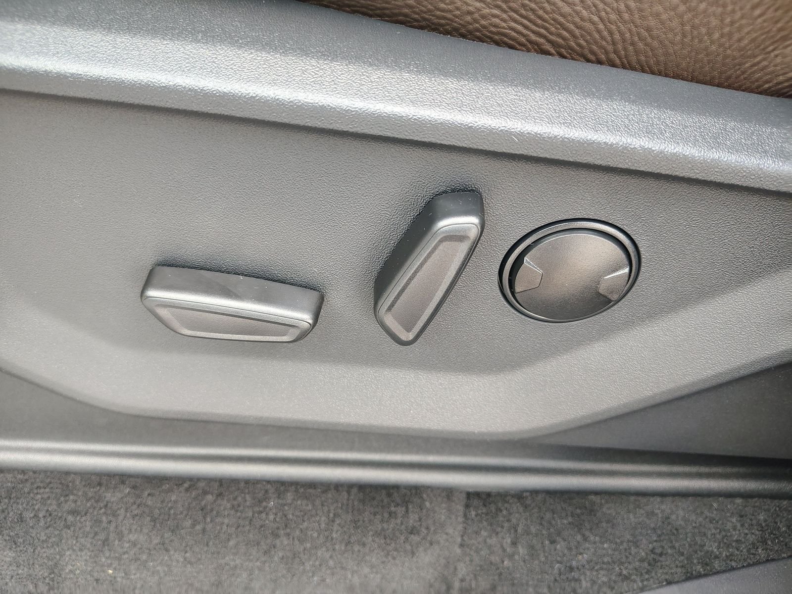 New 2027 Star White Metallic Tri-Coat Ford King Ranch image 16