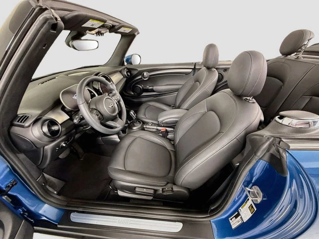 Certified Used 2024 Island Blue metallic MINI  image 19