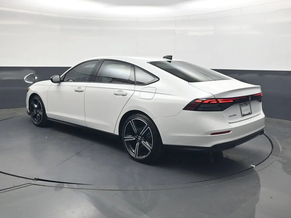 Certified Used 2026 Platinum White Pearl Honda SE image 50