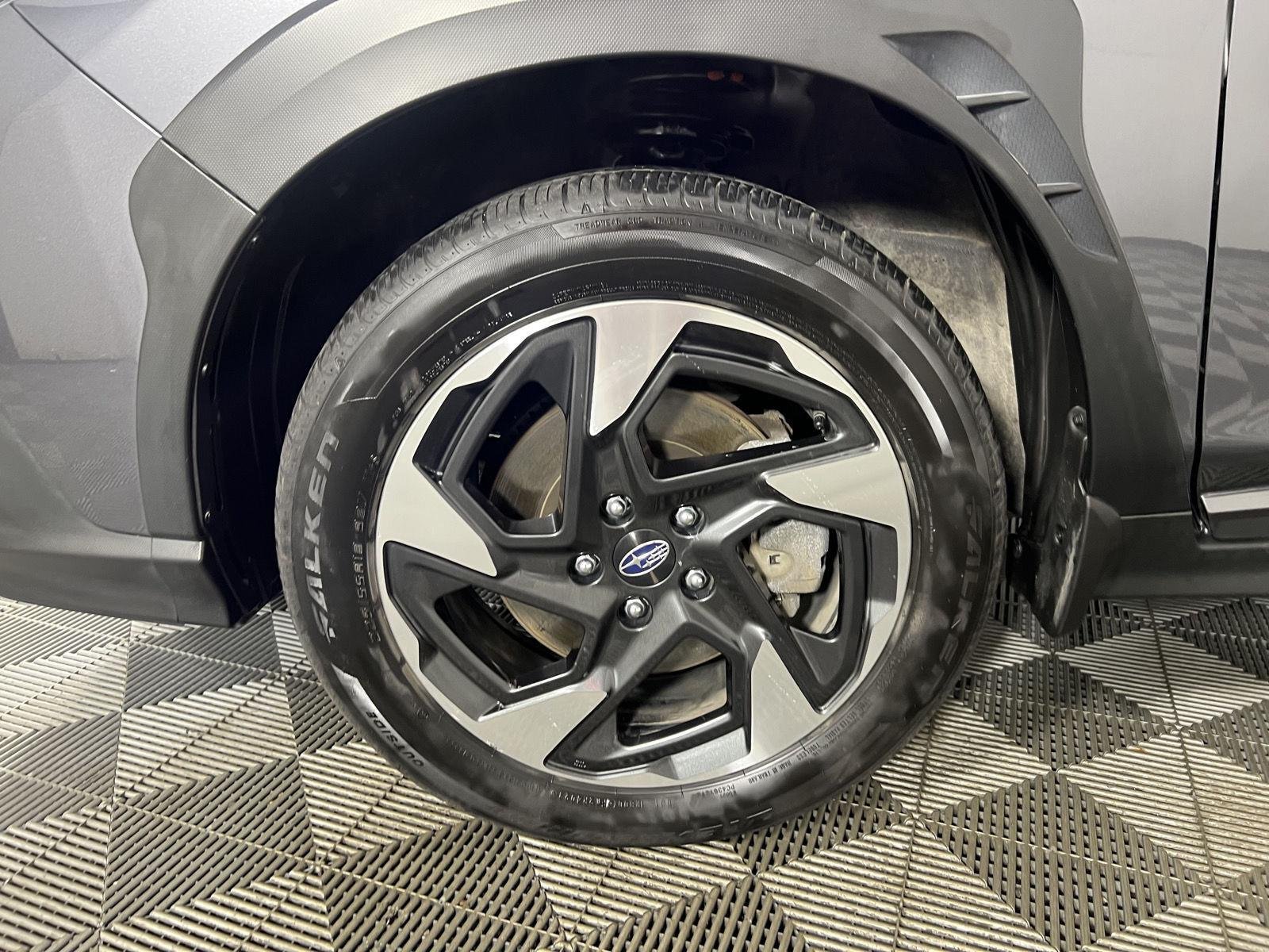 Used 2024 Magnetite Gray Metallic Subaru Limited image 5