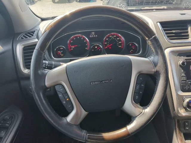 Used 2015 CRIMSON RED TINTCOAT GMC Denali image 17