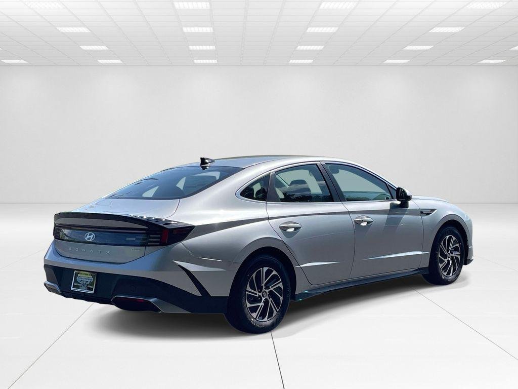 New 2026 Silver Hyundai Blue image 6