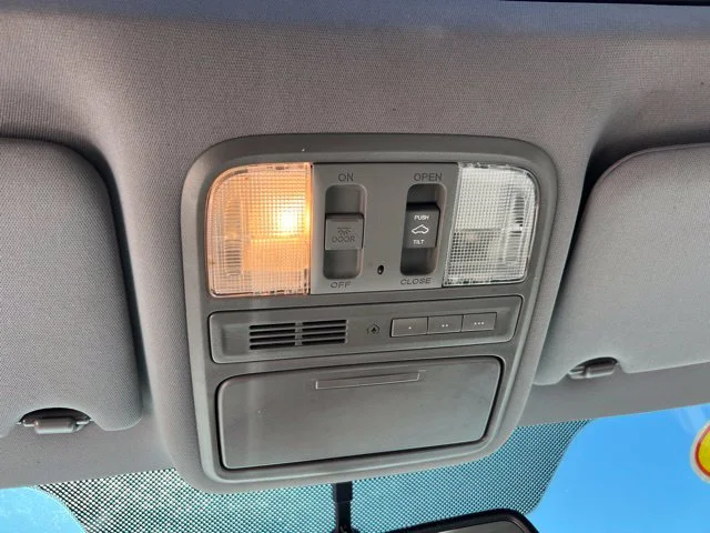 Used 2015 White Honda EX-L image 19