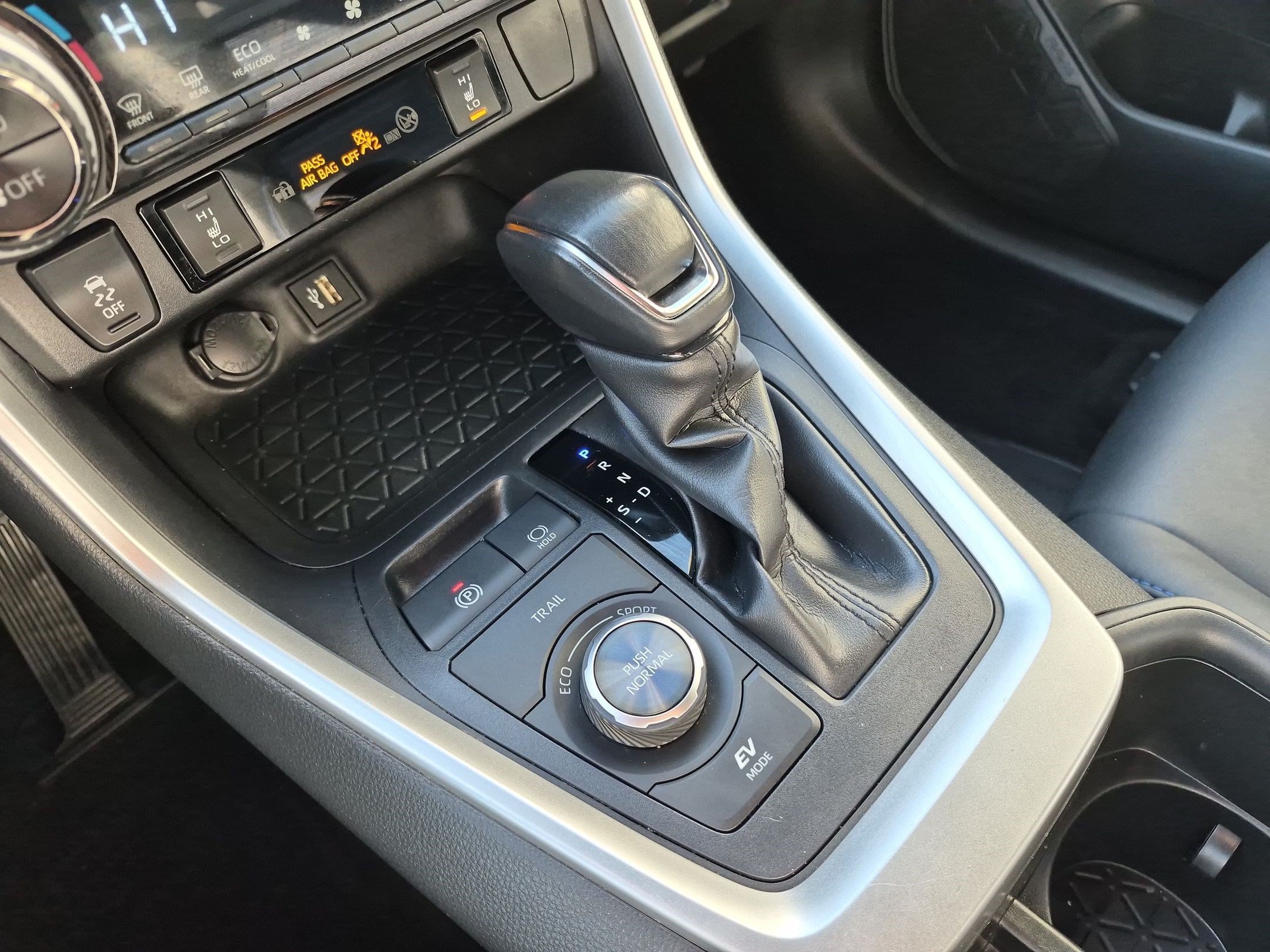 2023 Toyota RAV4 XSE - Photo 27