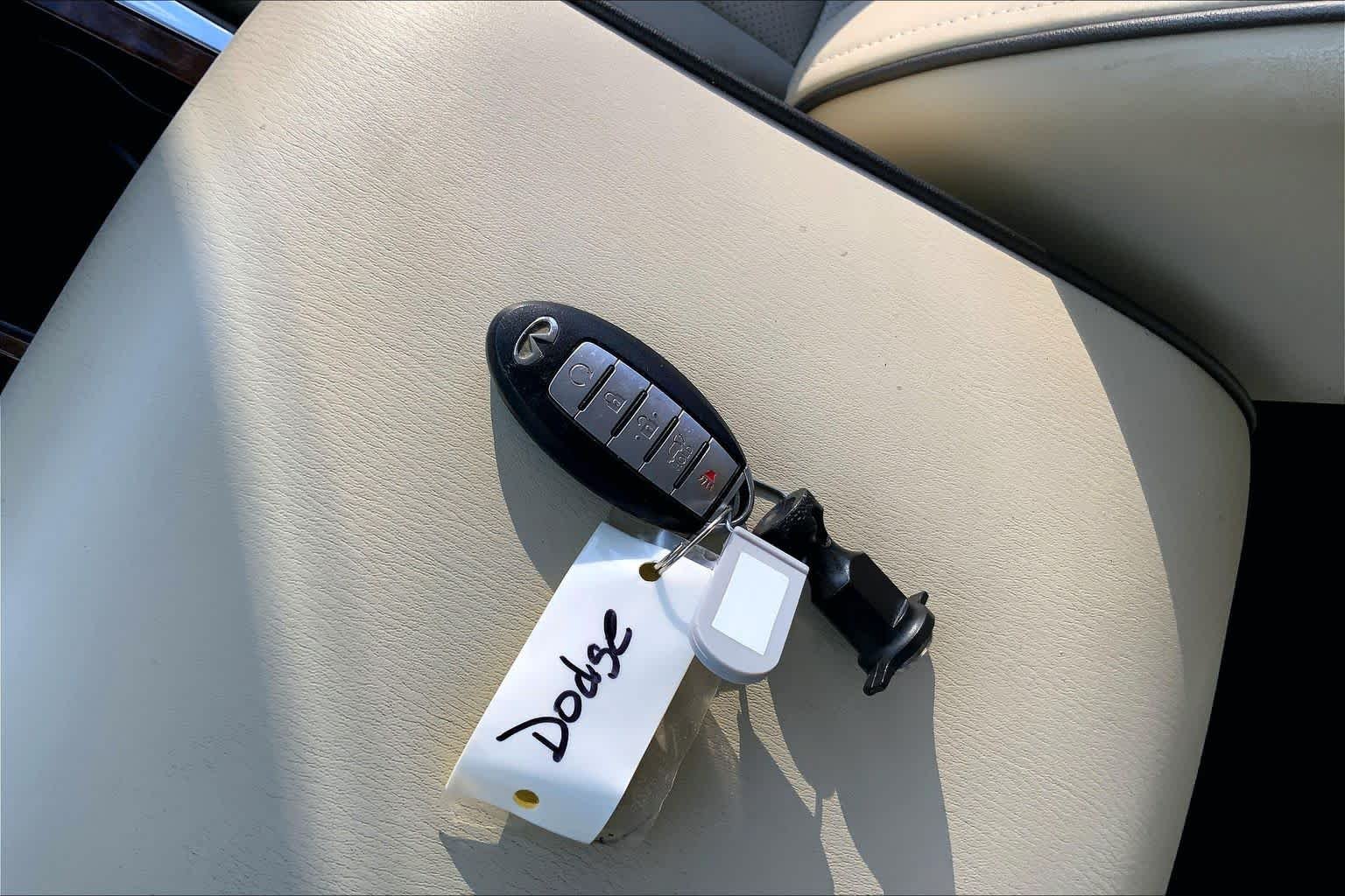 Used 2019 Moonstone White INFINITI LUXE image 15