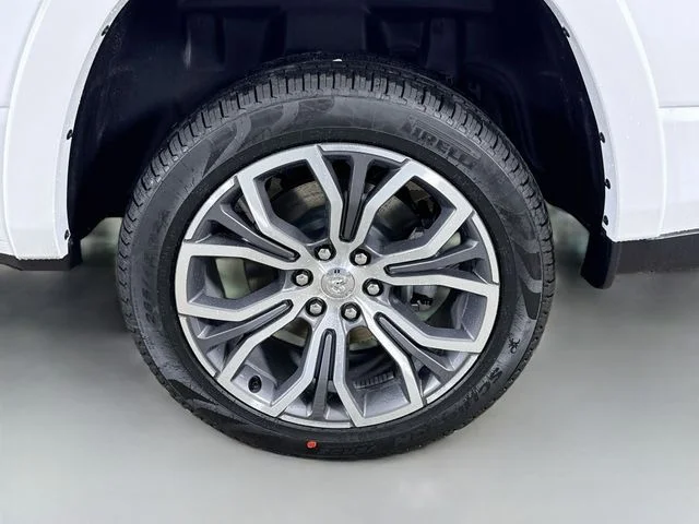 New 2027 Off-white Ram Tungsten image 30