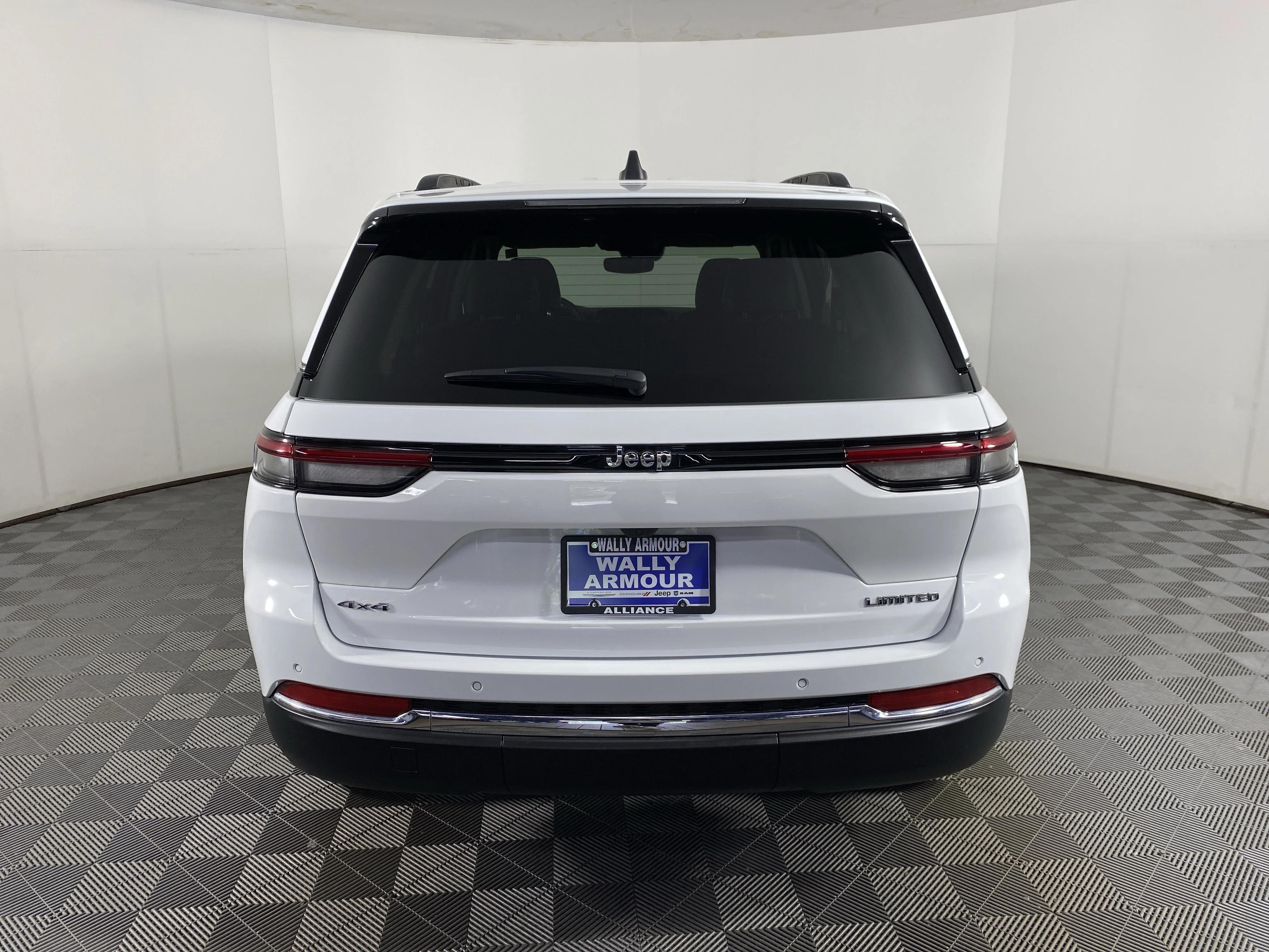 Used 2023 Bright White Clearcoat Jeep Limited image 10