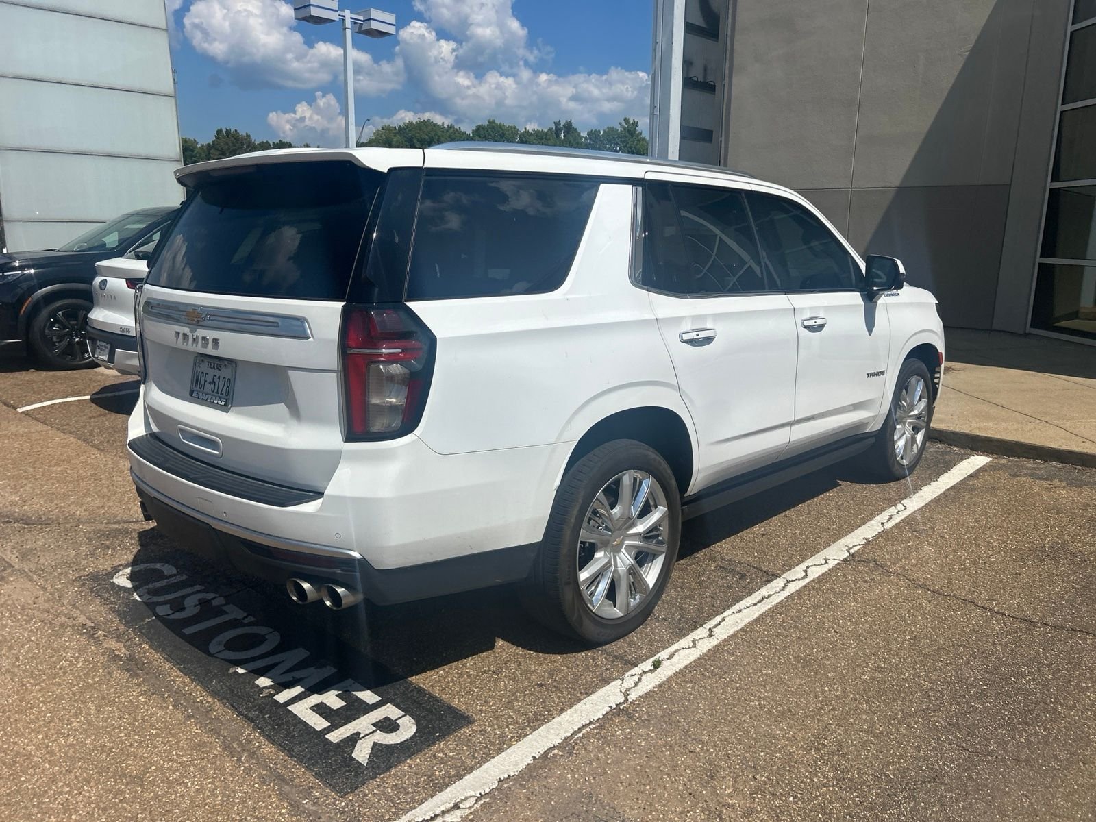 Used 2021 White Chevrolet High Country image 15