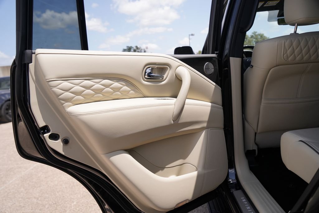 Used 2024 Black INFINITI Sensory image 35
