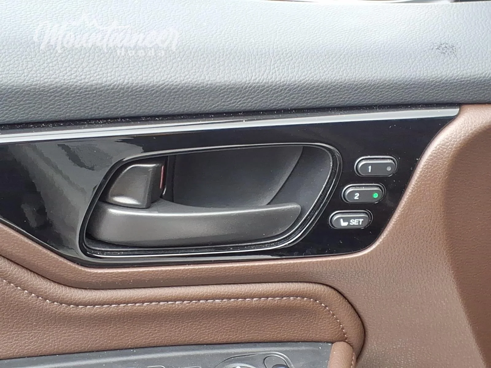 Used 2025 Platinum White Pearl Honda Touring image 29