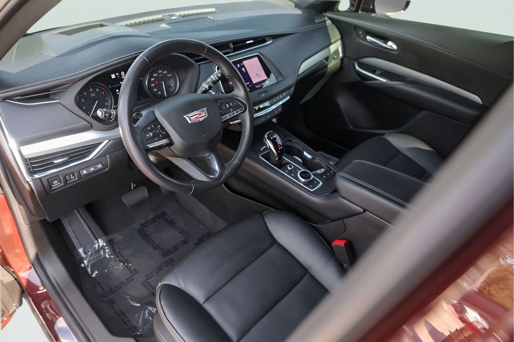 Used 2022  Cadillac Premium Luxury image 13