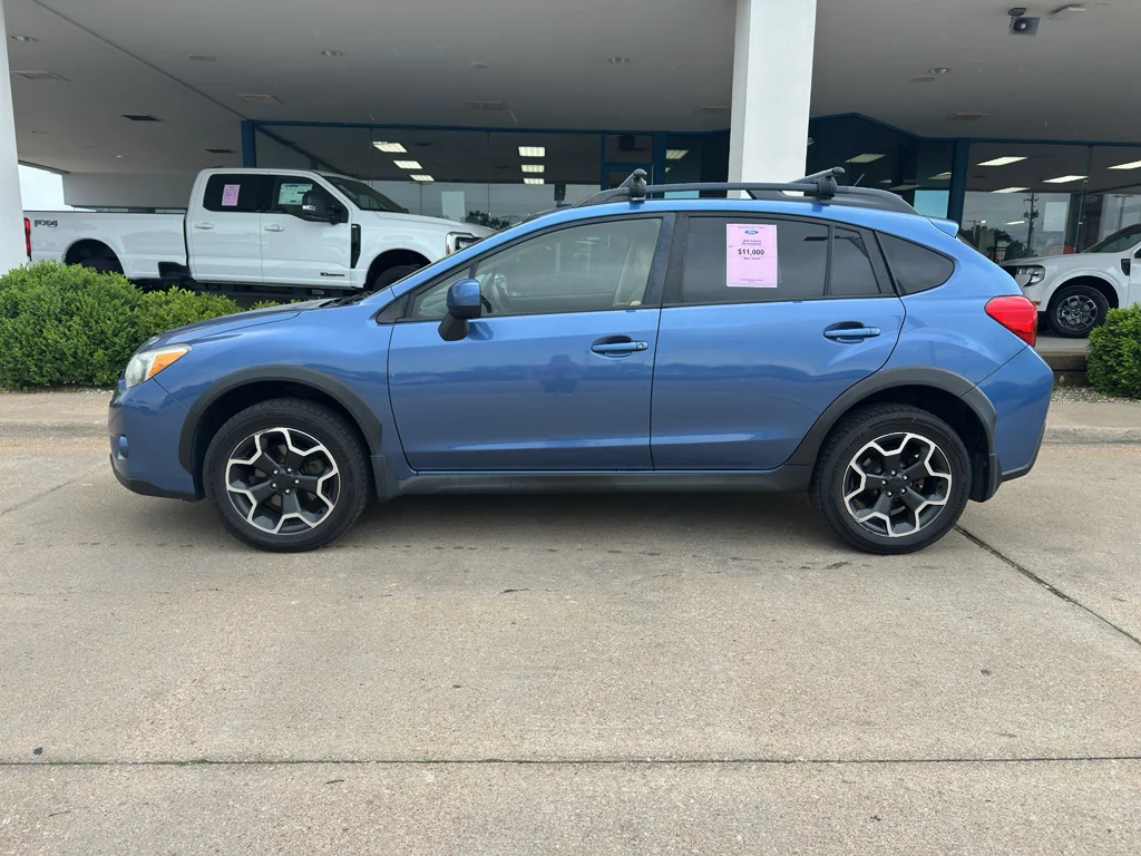 Used 2014 Quartz Blue Pearl Subaru Limited image 4