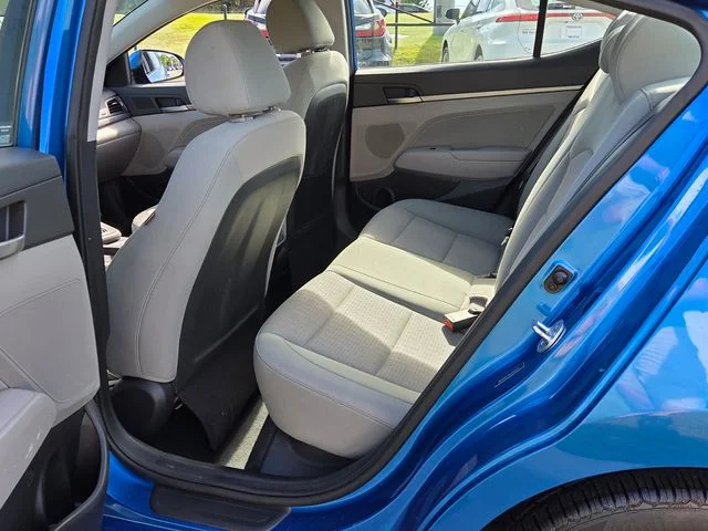 Used 2017 Blue Hyundai SE image 6