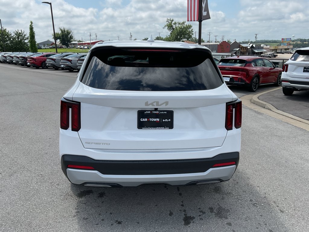 Used 2026 Whi Kia LX image 8