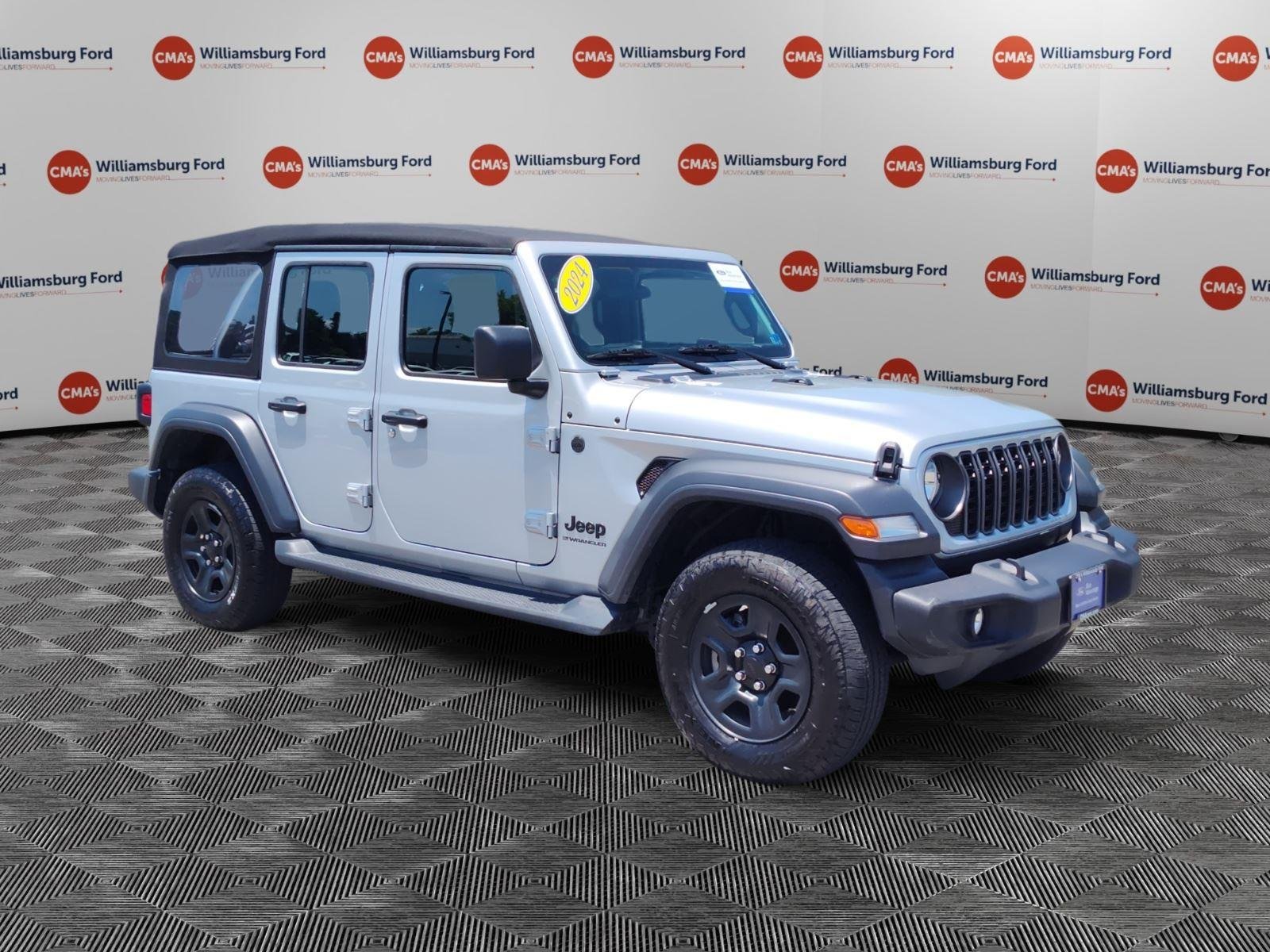Used 2024 Silver Zynith Clearcoat Jeep Sport S image 7