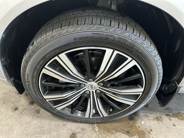 Used 2022  Volvo B5 Inscription image 23