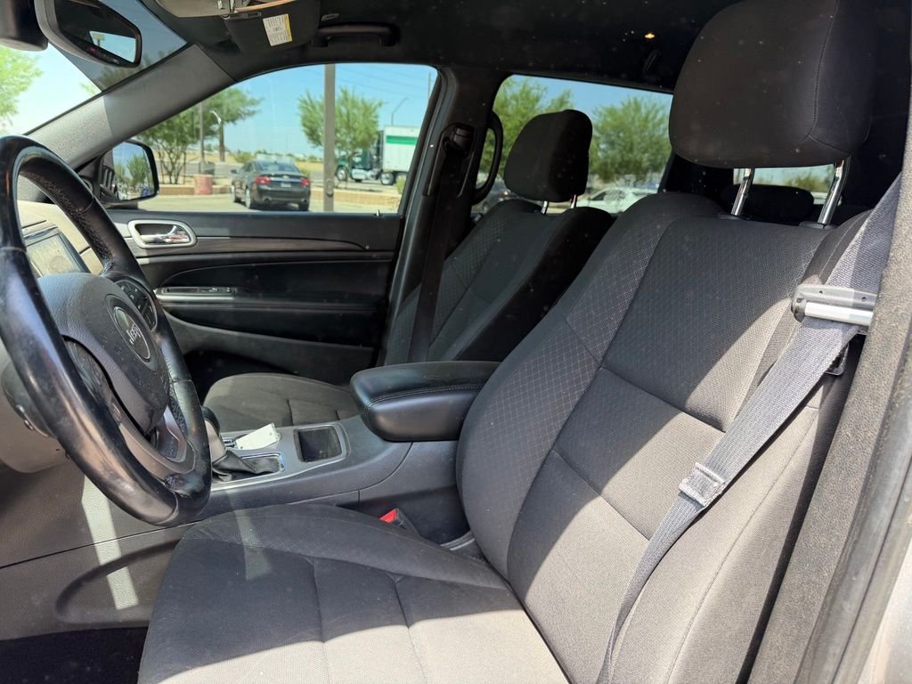 Used 2019 Silver Jeep Laredo E image 15
