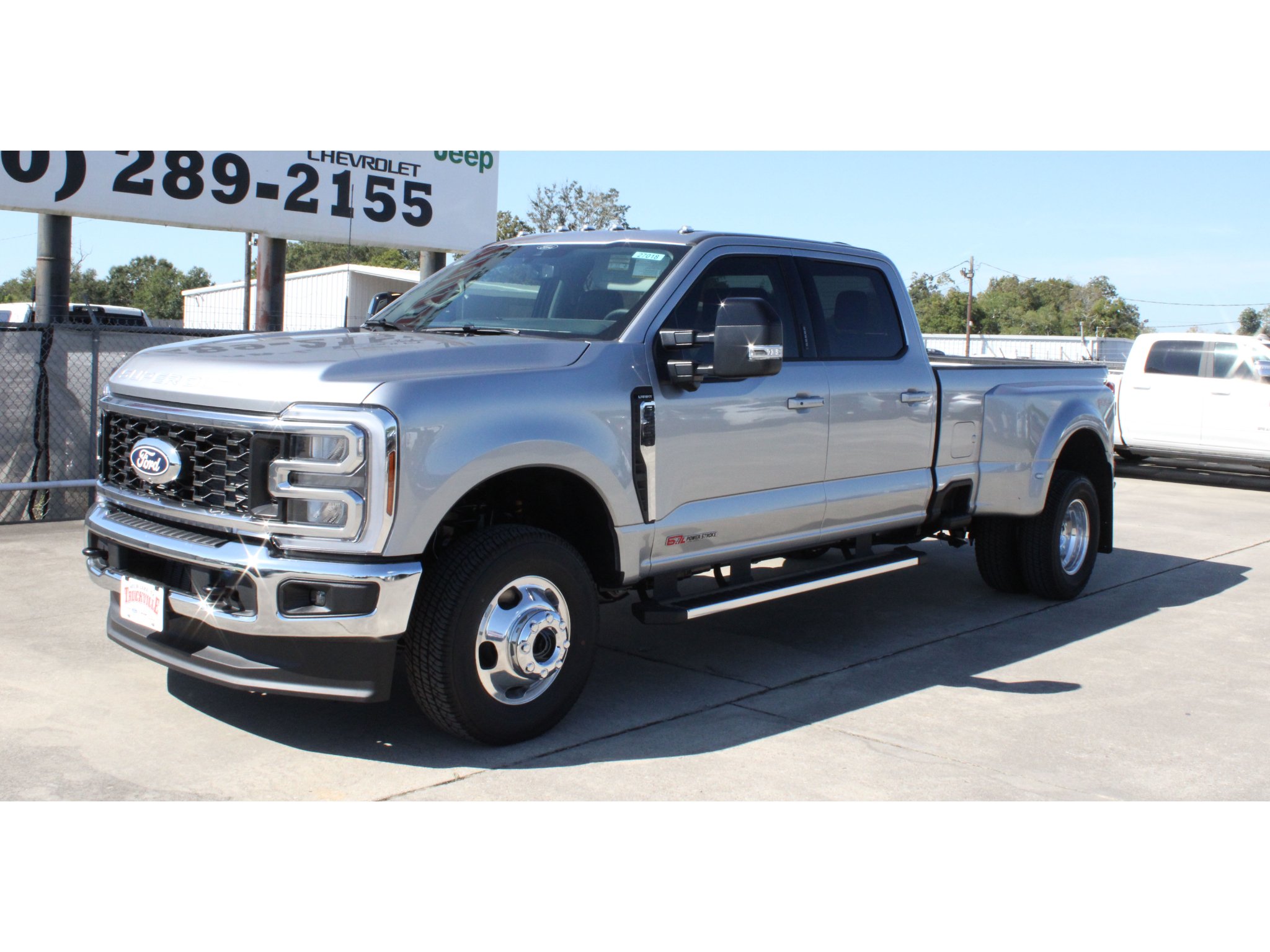 New 2027 Iconic Silver Metallic Ford LARIAT image 2