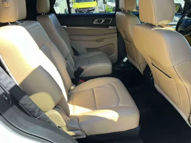 Used 2016 White Ford Limited image 22