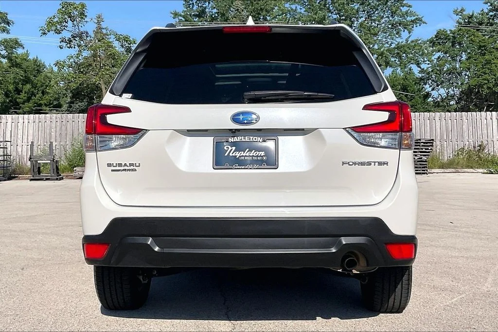 Used 2023 White Subaru Premium image 3