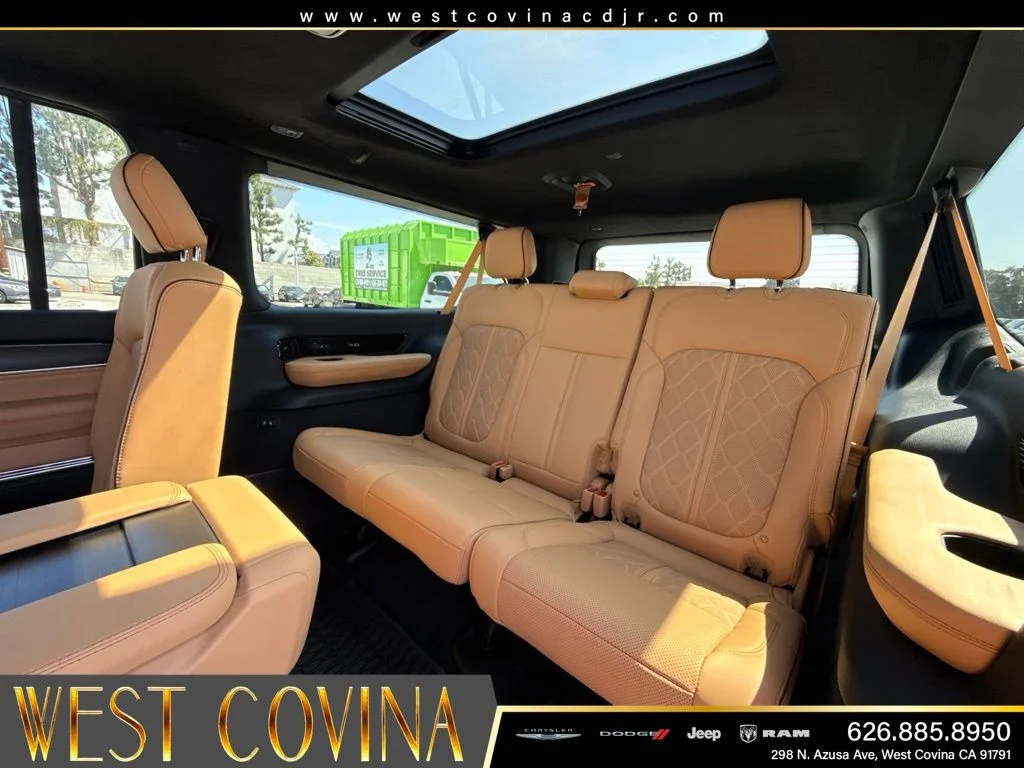 New 2026 High Gloss Black Jeep Summit Reserve image 26