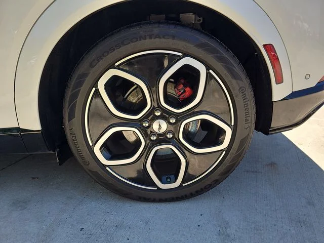 Used 2023 White Ford GT image 32