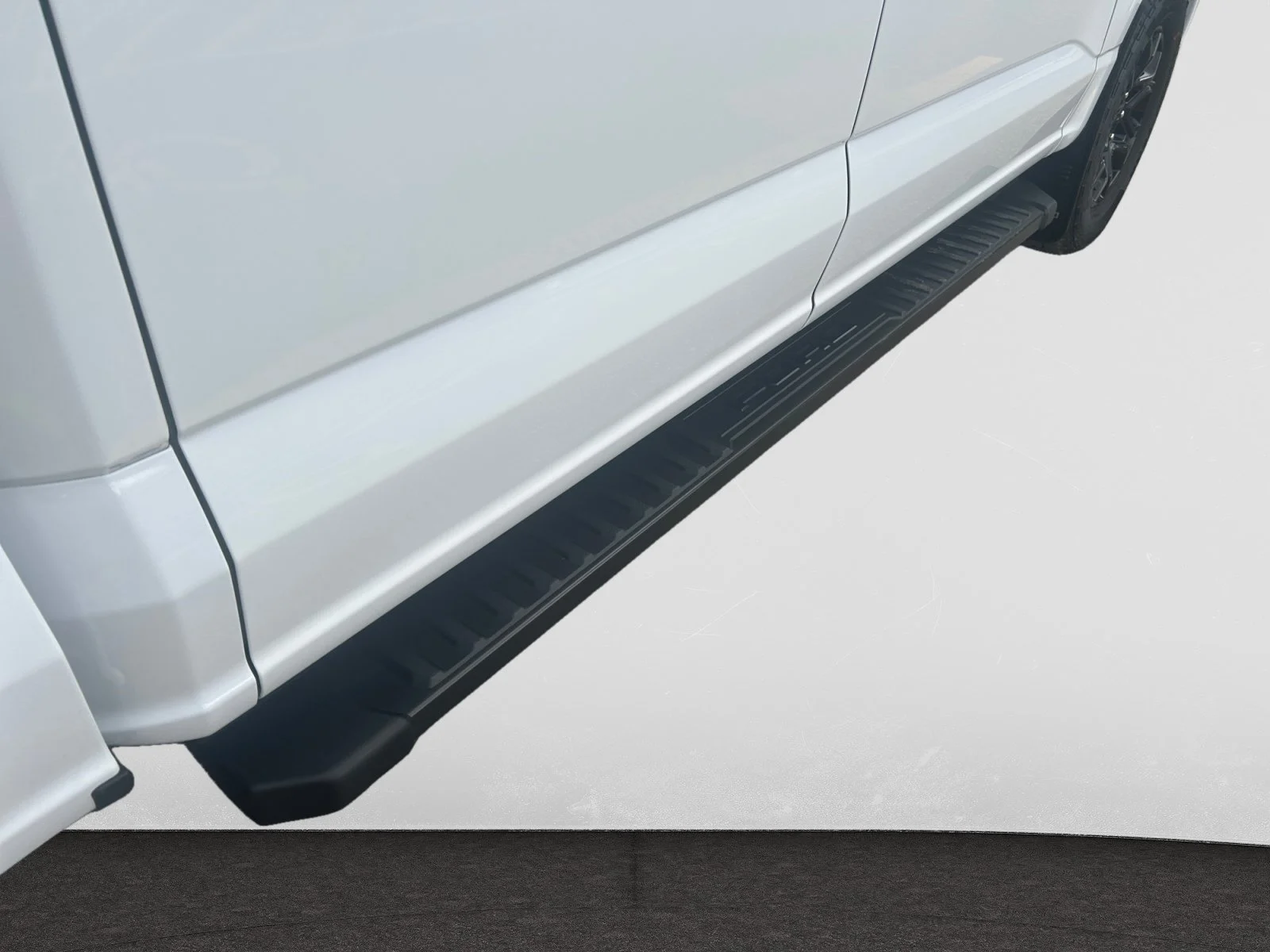 New 2026 Oxford White Ford XLT image 11