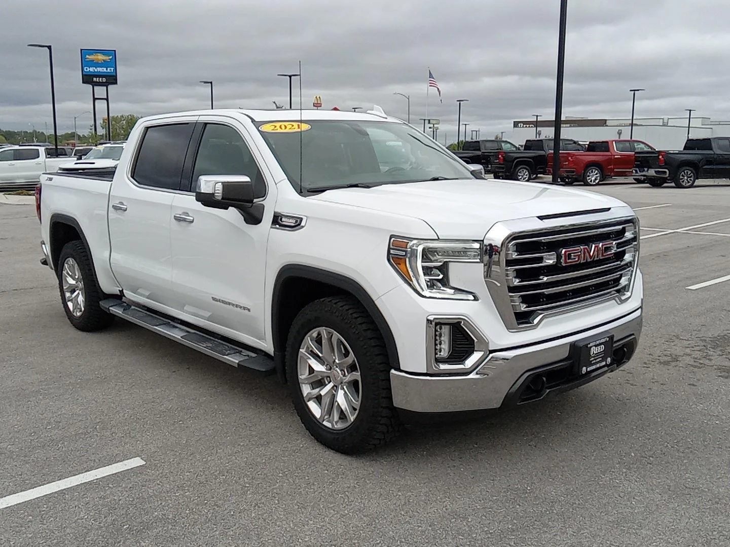 Used 2021 SUMMIT WHITE GMC SLT image 28
