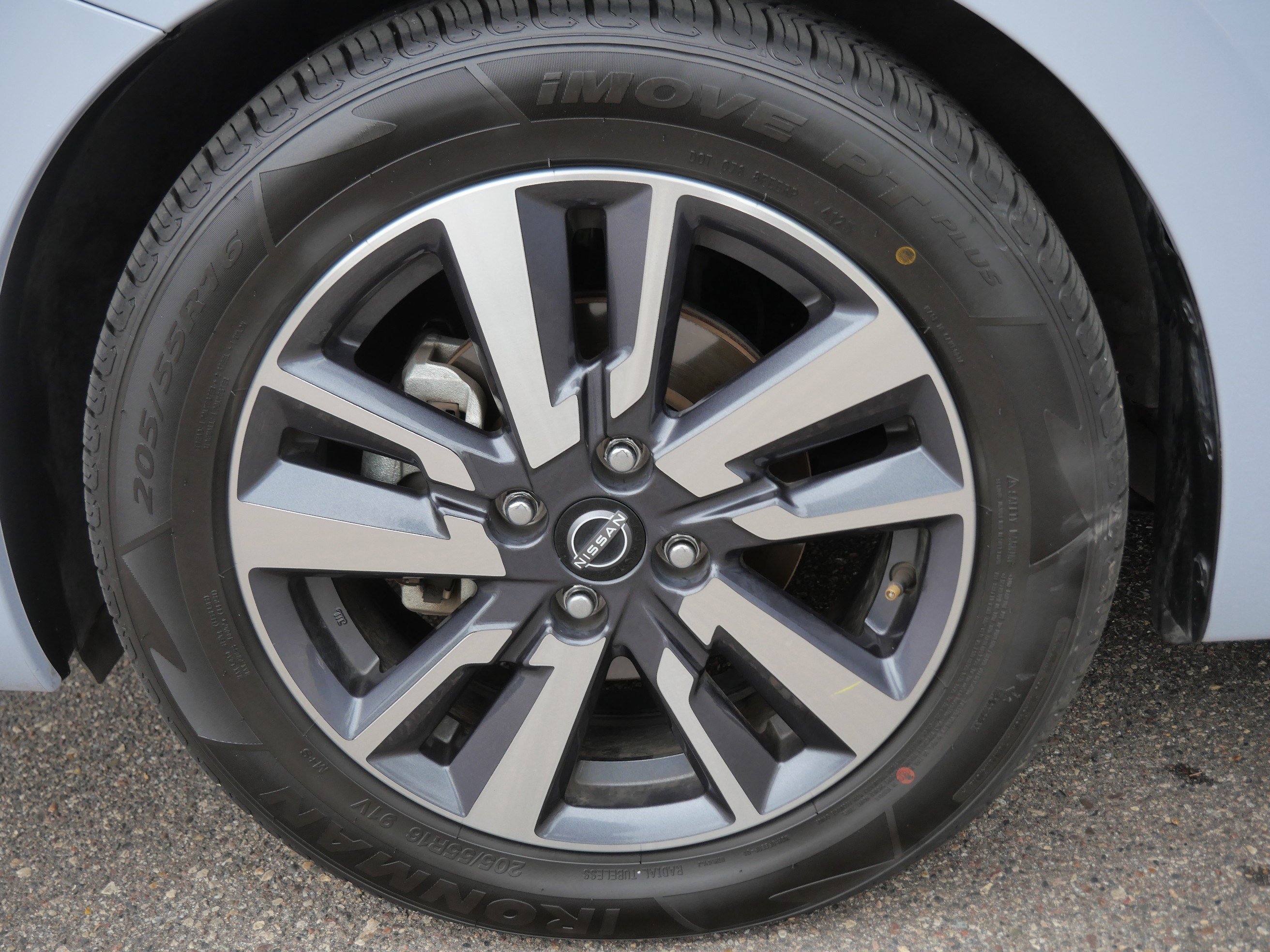 2025 Nissan Versa Sedan SV - Photo 15
