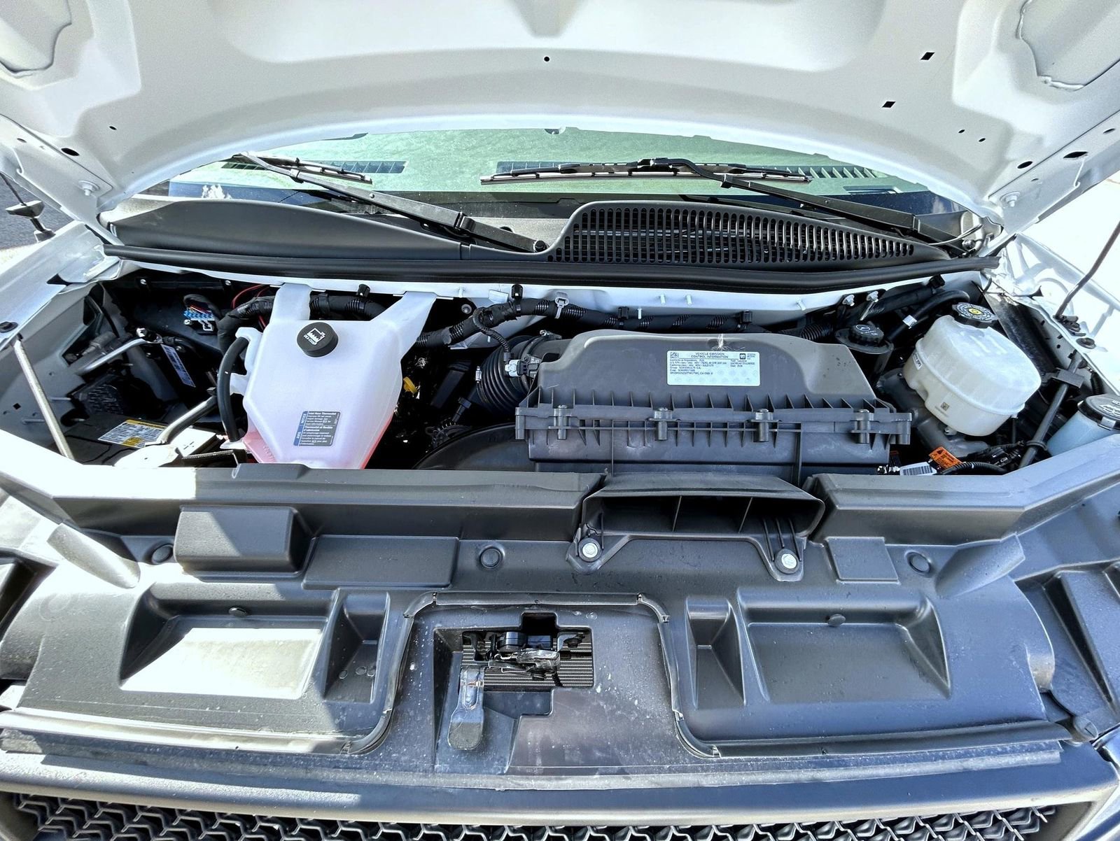 2025 Chevrolet Express Cargo Work Van - Photo 23