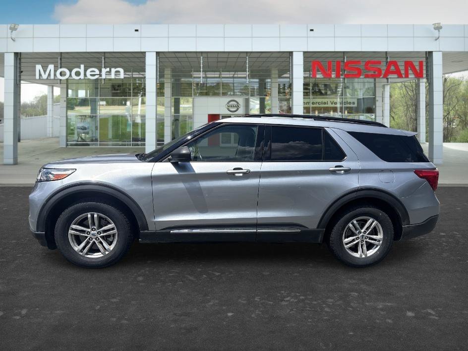 Used 2022 Iconic Silver Metallic Ford XLT image 2