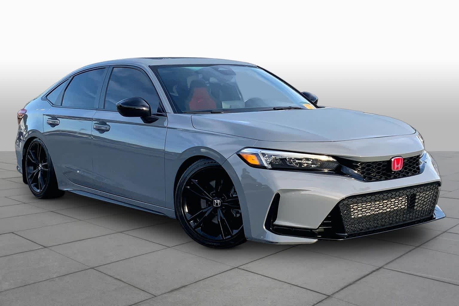 Used 2025 Urban Gray Pearl Honda  image 3