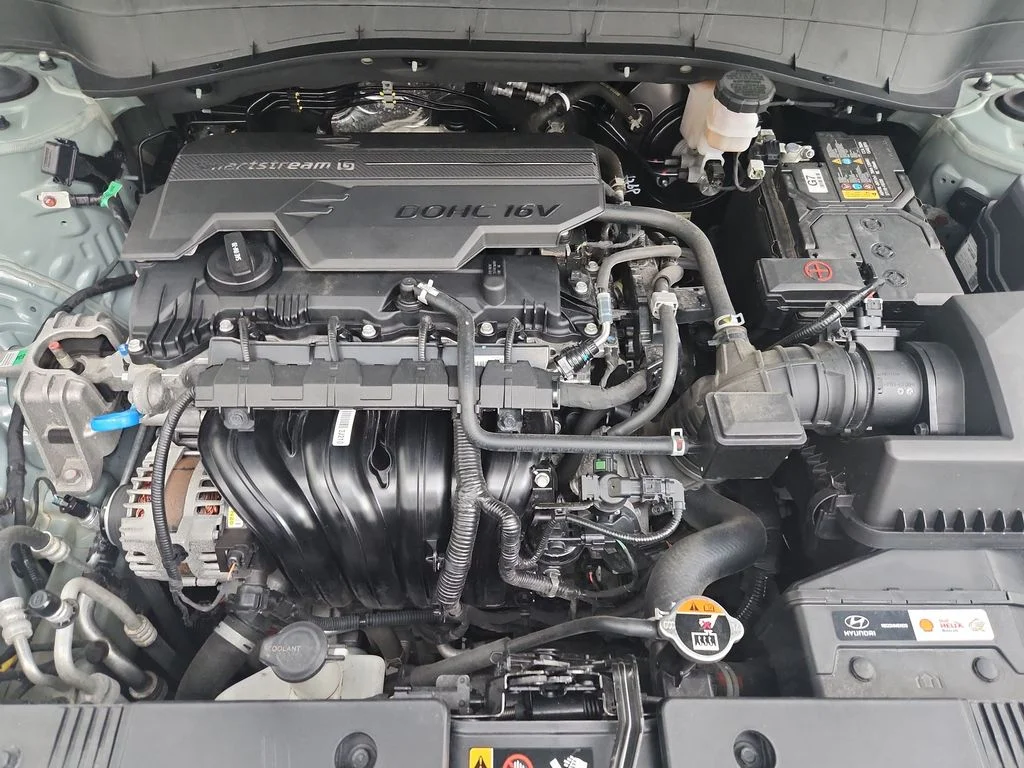 Used 2025 Green Hyundai SEL image 37