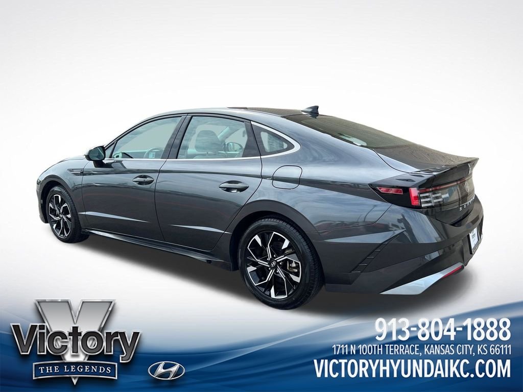 Used 2025 Gray Hyundai SEL image 3
